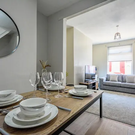 Vakantiehuis With Alexandra - Free Parking - Free Wifi Superb Location Liverpool