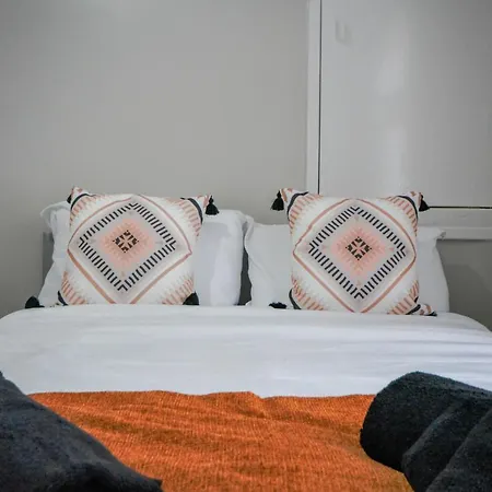 Vakantiehuis With Alexandra - Free Parking - Free Wifi Superb Location *
