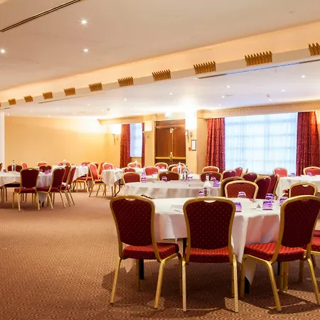 Crowne Plaza - John Lennon Airport By Ihg Отель