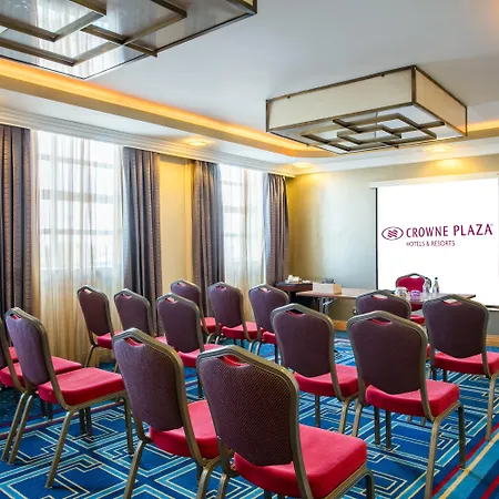 Crowne Plaza - John Lennon Airport By Ihg 4*