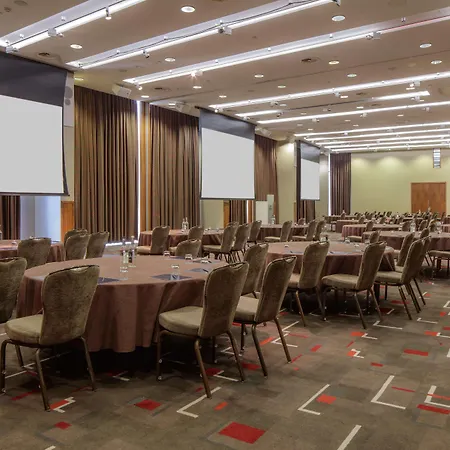 Hilton Centre Hotel 4*