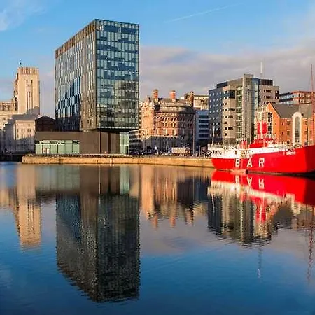 Radisson Red Hotel, 4*