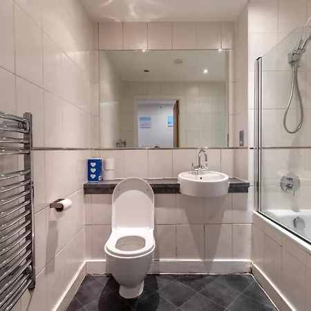 Apartamento Spacious 2bdr Flat For 5 In Centre