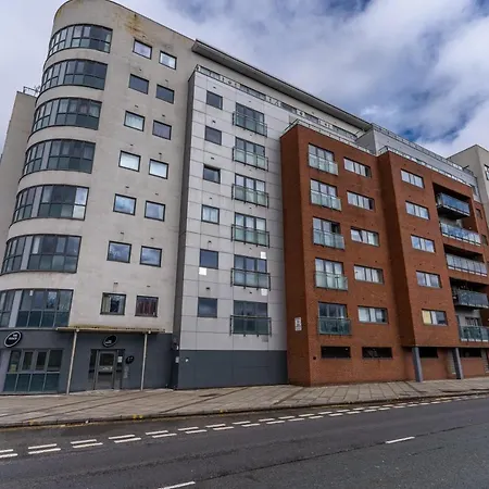 Spacious 2bdr Flat For 5 In Centre