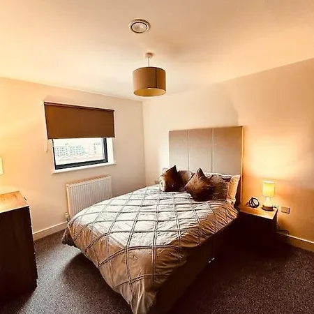 Apartment Luxury Central 2-bedroom: Smart Comfort