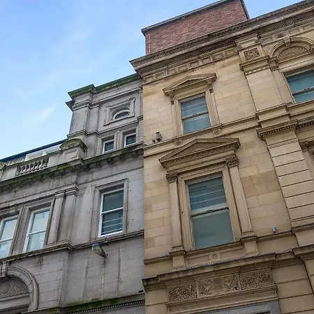Host & - Halifax House Living * Liverpool