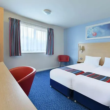 Travelodge Central Отель