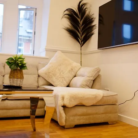 Sidemersey Livings - Spacious Loft For Bigger Groups - Very And Cosy