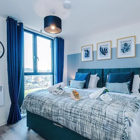 New! Stunning 2-bed In By 53 Degrees - Amazing Location, Ideal For Small Groups - Sleeps 4! Διαμέρισμα