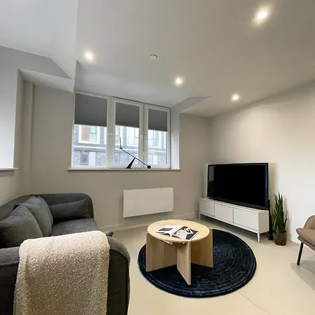 Livingway Roco Daire Liverpool