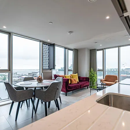 The Lexington - Centre 24 Hour Gym - Your Perfect - And Waterfront Views Apartment