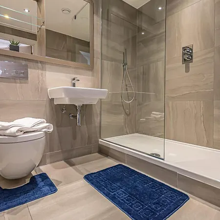 The Lexington - Centre 24 Hour Gym - Your Perfect - And Waterfront Views Apartment *