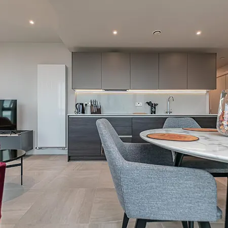 Apartment The Lexington - Centre 24 Hour Gym - Your Perfect - And Waterfront Views
