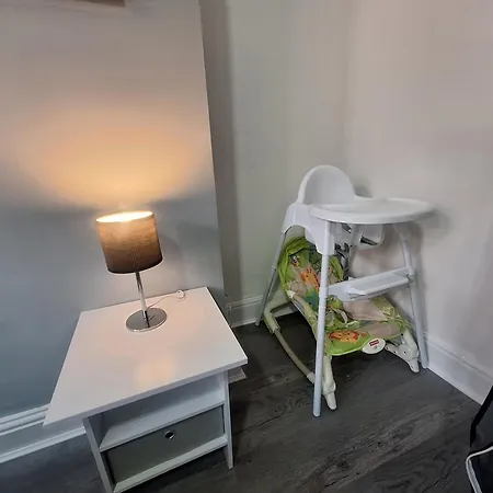 Family House Sleeps 10