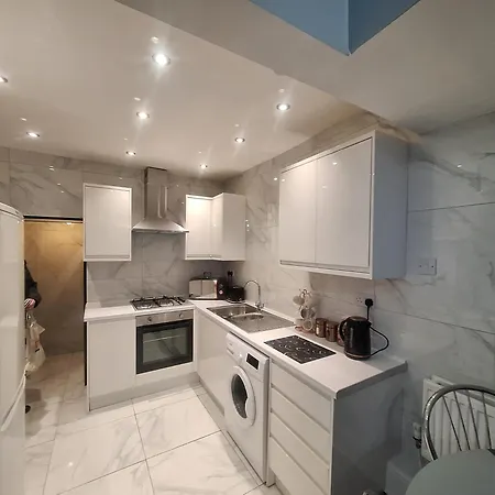 Holiday home Family House Sleeps 10 *