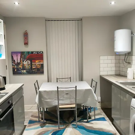 Spacious Double Bedroom Apartamento *