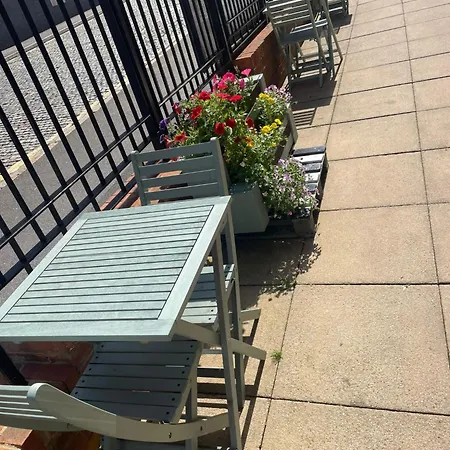 Apartment For Students Only - Living In The Heart Of The At Apollo Court Liverpool
