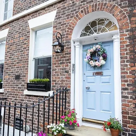 Casa de Férias Rodney St Georgian Townhouse Apartmemt