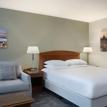 Delta By Marriott Centre 4*