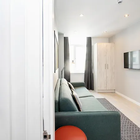 Staycity Waterfront Apart-hotel 4*
