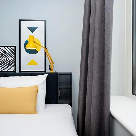 Staycity Waterfront 4*