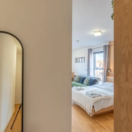 Cosy In Merseyside In Great Location
