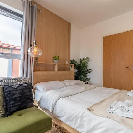 Cosy In Merseyside In Great Location Apartment *