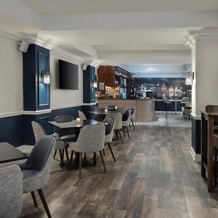 Delta By Marriott Centre