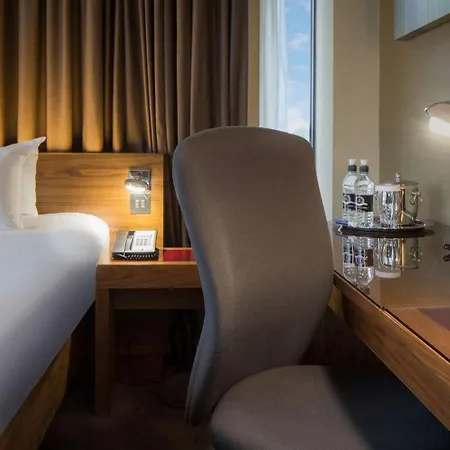 Hilton Centre Hotel 4*