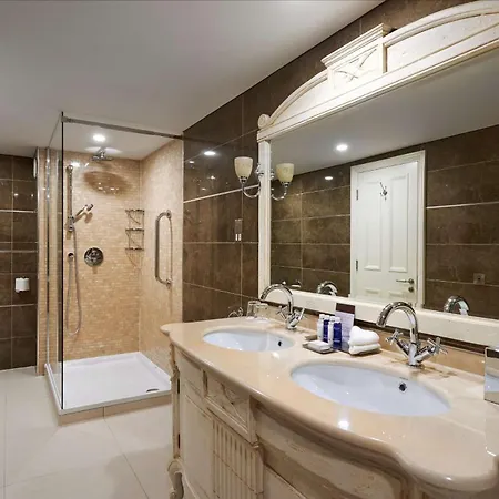 Doubletree By Hilton & 4* Liverpool