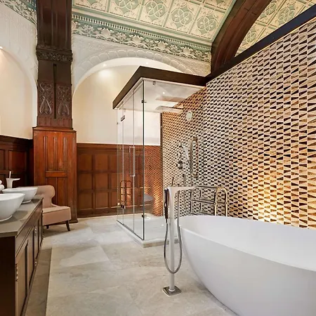 Hotel Doubletree By Hilton &