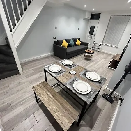 Дом отдыха Entire Modern House Close To 2 Stadiums & Town Centre Ливерпуль