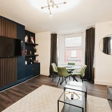 Lamara Deluxe Apartments,