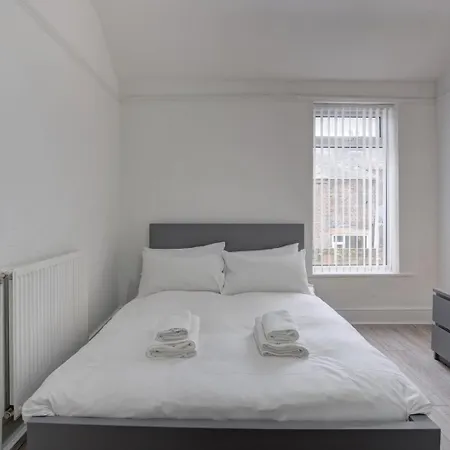 Guestready - Anfield Serene *