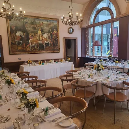 Апарт-отель The Racquet Club Ливерпуль