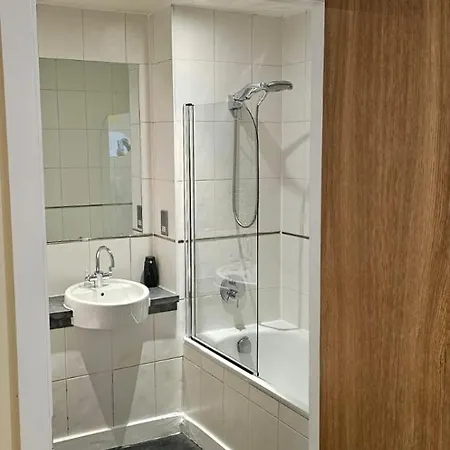 Apartamento Spacious 2bdr Flat For 5 In Centre *
