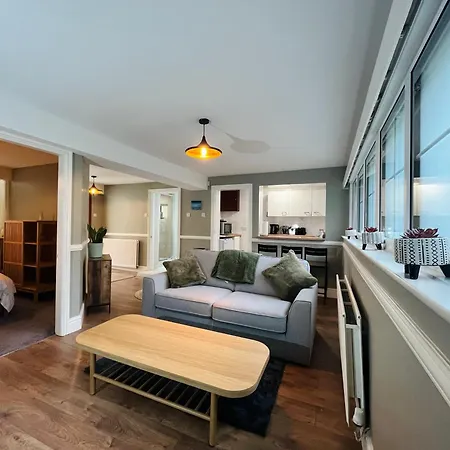 Mossley Hill Retreat