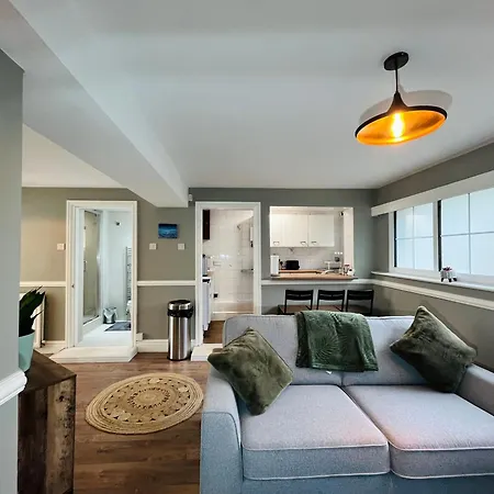 Mossley Hill Retreat