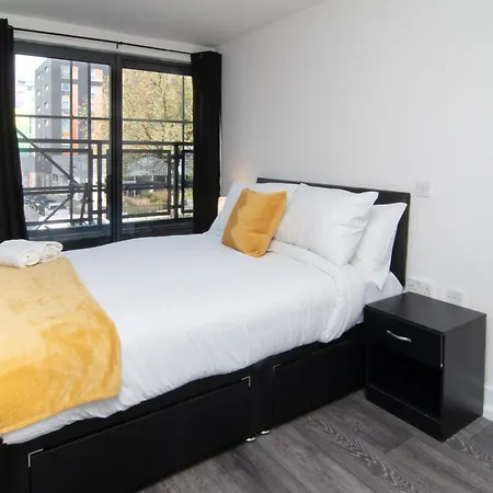 2 Bed 2 Bath Centre Sleep 7