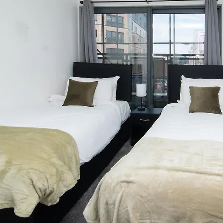 2 Bed 2 Bath Centre Sleep 7 アパート
