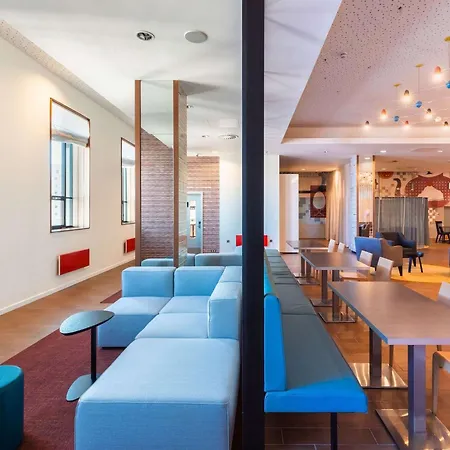 Adagio Centre 4*