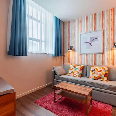 Adagio Centre 4*