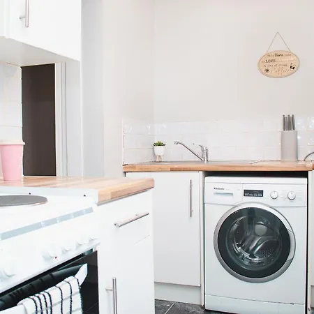 Elegant 3br With Fully Equipped Kitchen * Liverpool