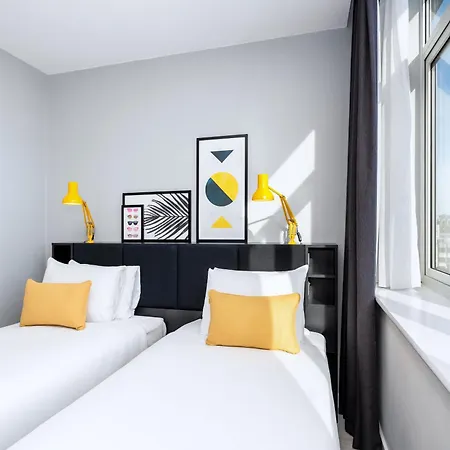Staycity Waterfront 4*