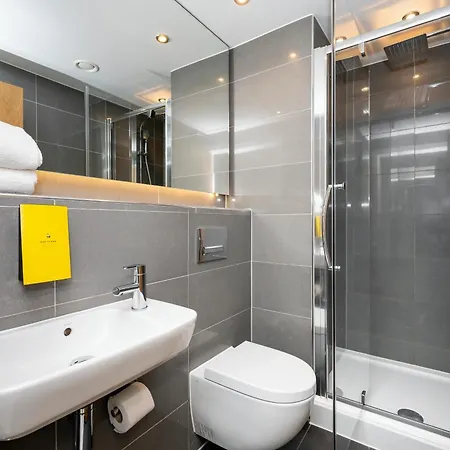 Staycity Waterfront Apart-hotel 4*