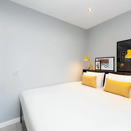 Staycity Waterfront 4*