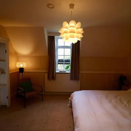 Mossley Hill Retreat *