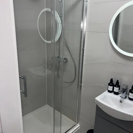 128 Anfield Road Hotel Liverpool