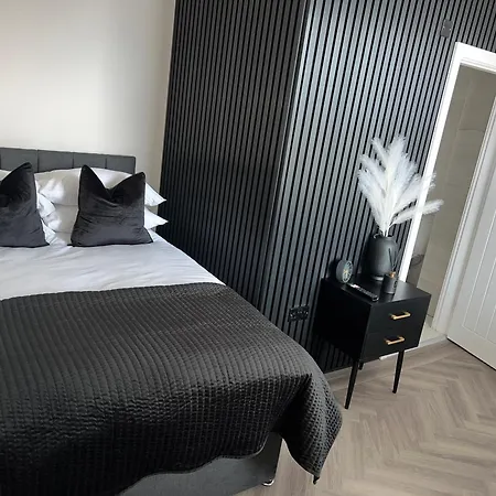 Hotel 128 Anfield Road