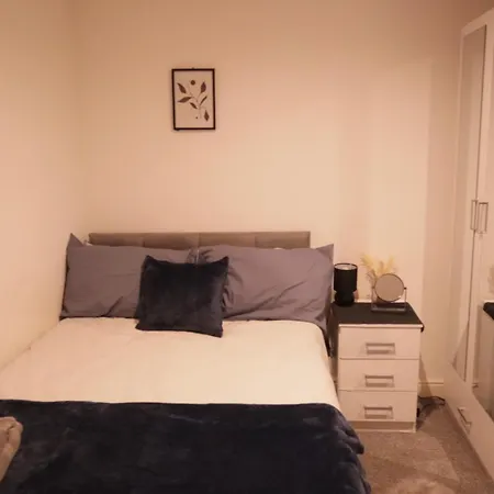 Centre - Modern *